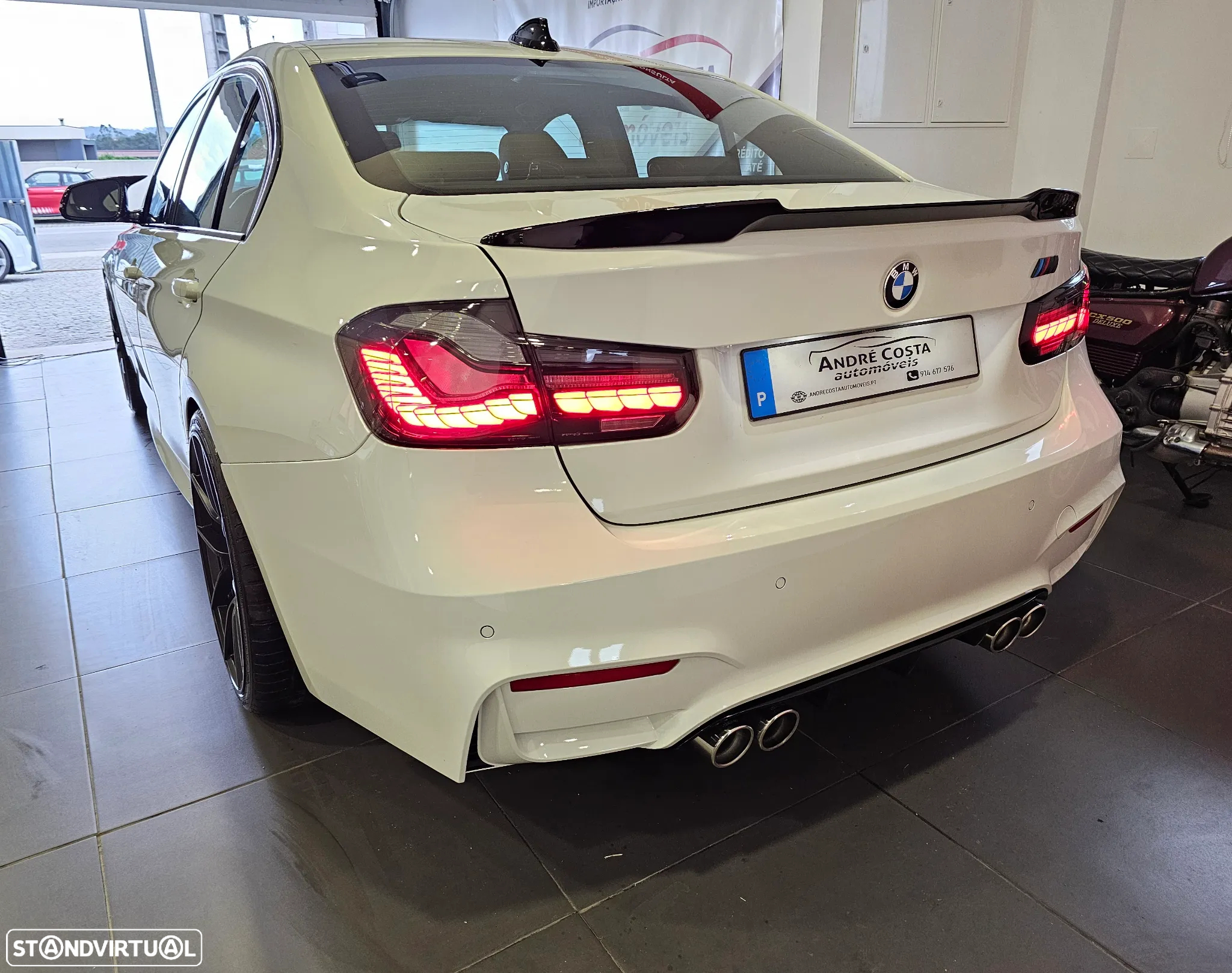 BMW 328 i Pack M - 12