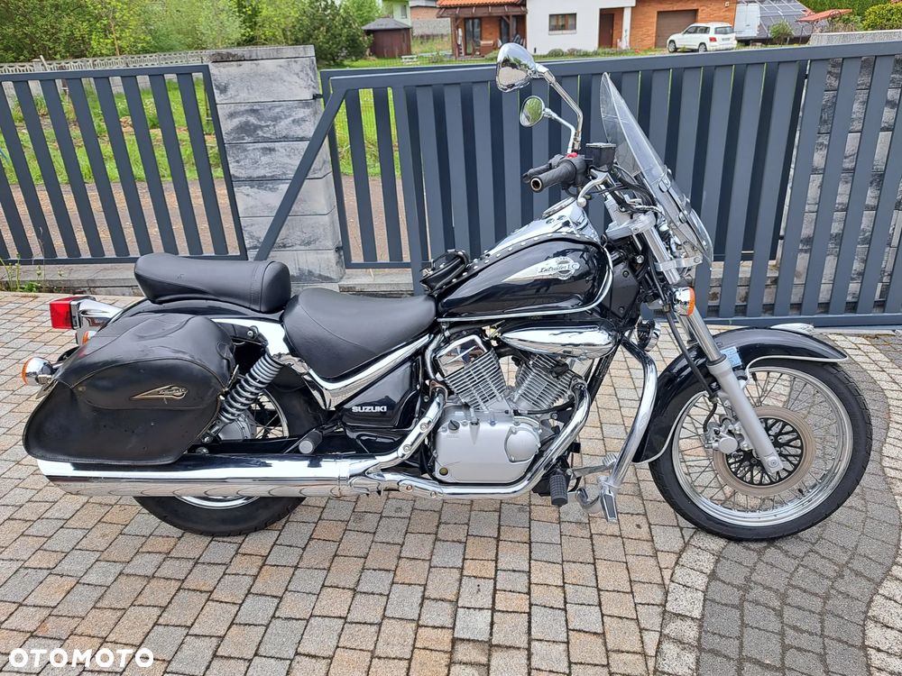 Suzuki Intruder - 17