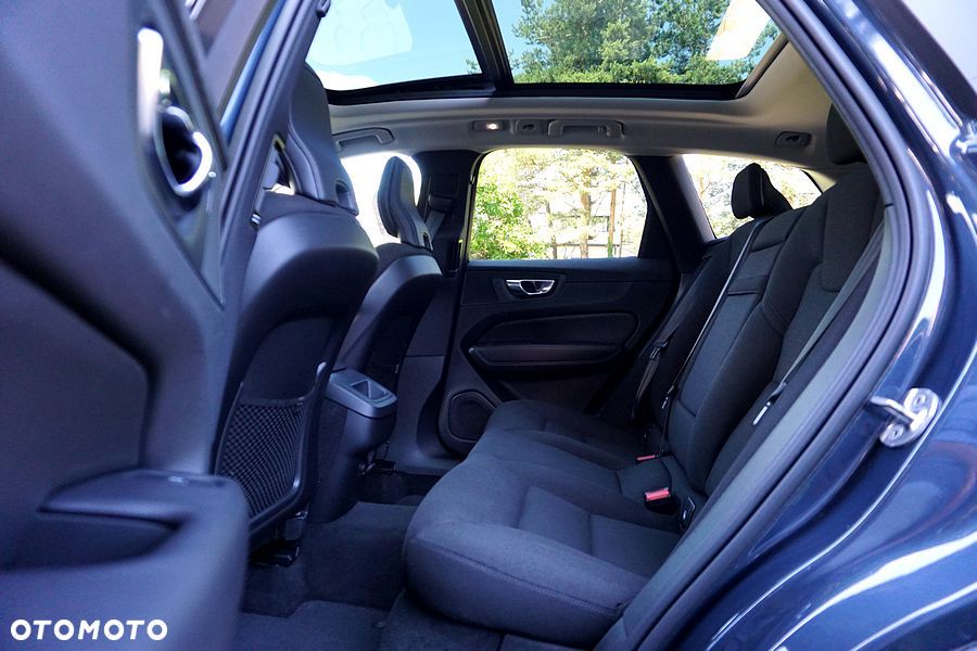 Volvo XC 60 B4 D Geartronic Momentum Pro - 23