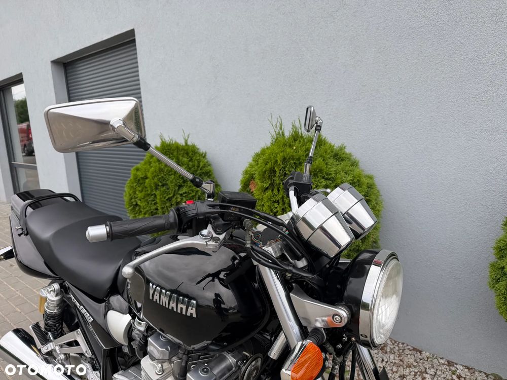 Yamaha XJR - 11