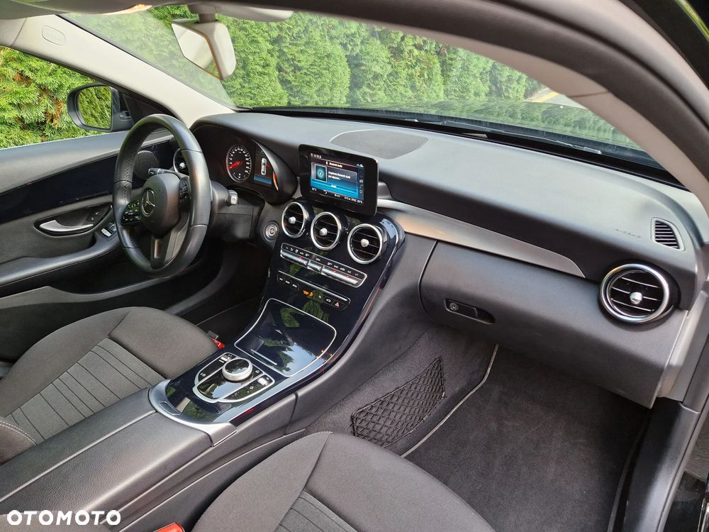 Mercedes-Benz Klasa C 180 9G-TRONIC - 12