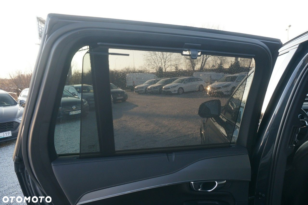 Volvo XC 90 - 32