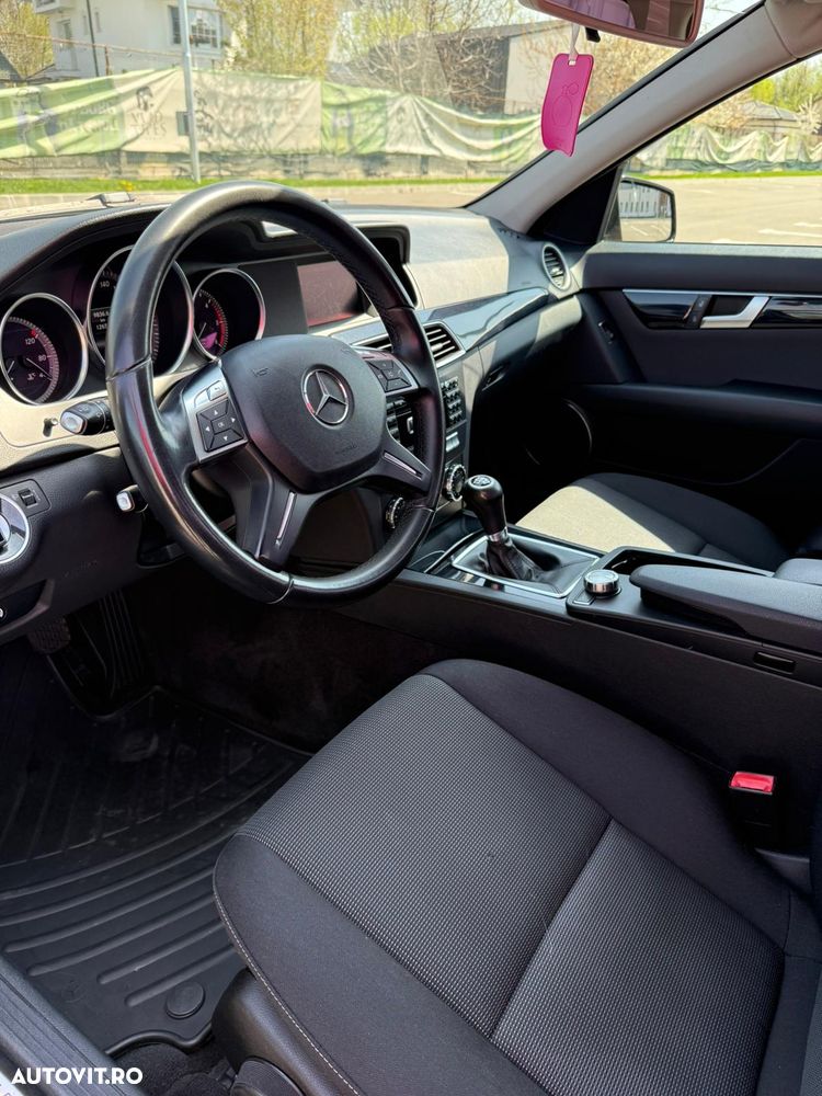 Mercedes-Benz C - 12
