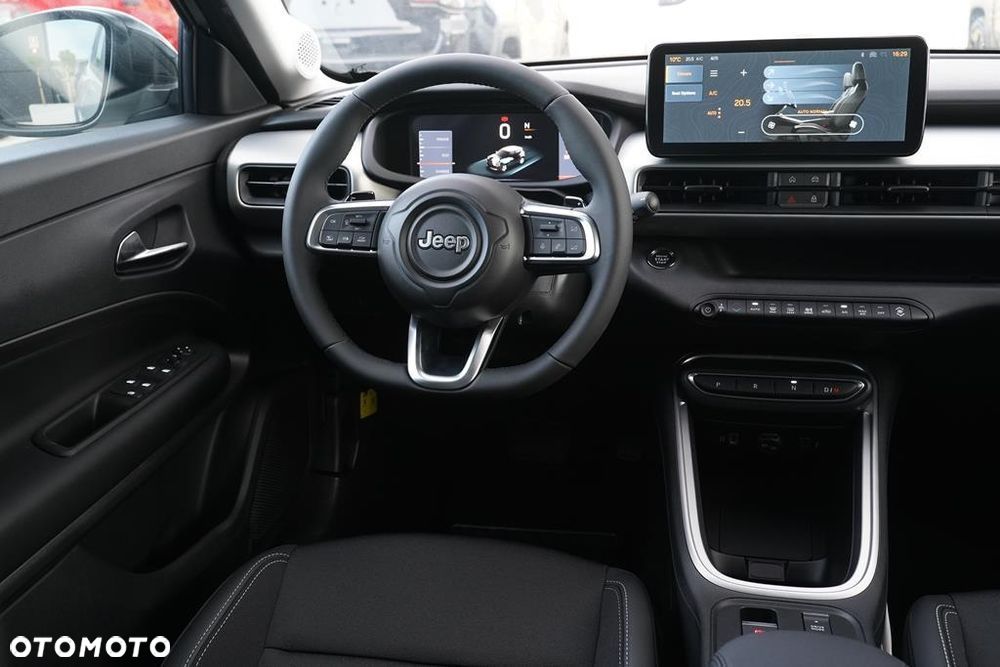 Jeep Avenger 1.2 T3 mHEV Altitude FWD eDCT6 - 14