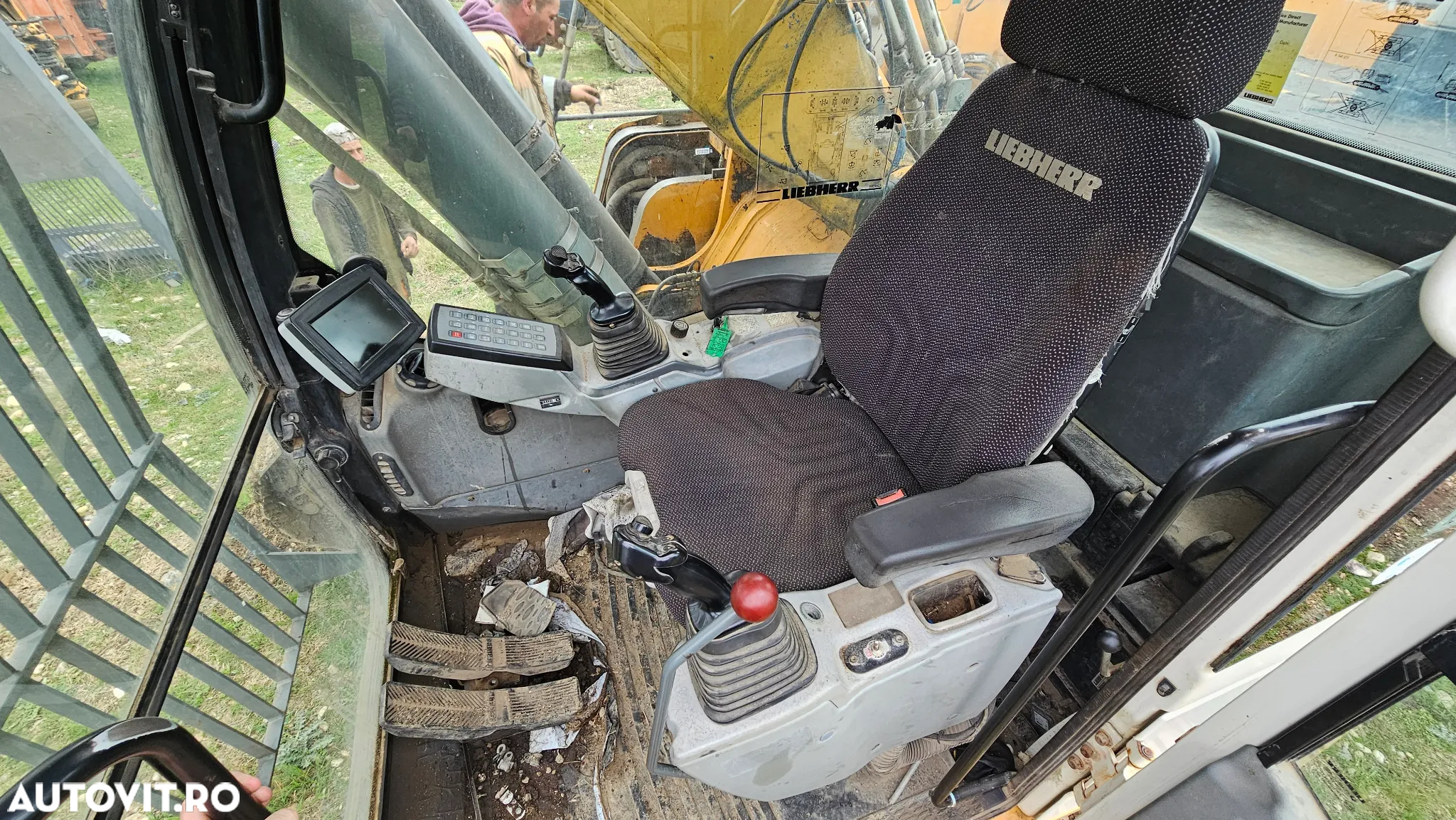 Liebherr R 946 Excavator pe șenile - 6