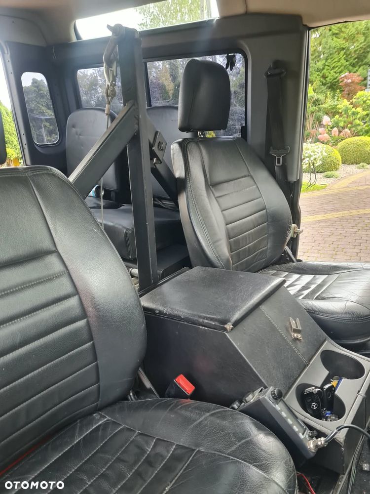 Land Rover Defender 2.5 TD5 - 8