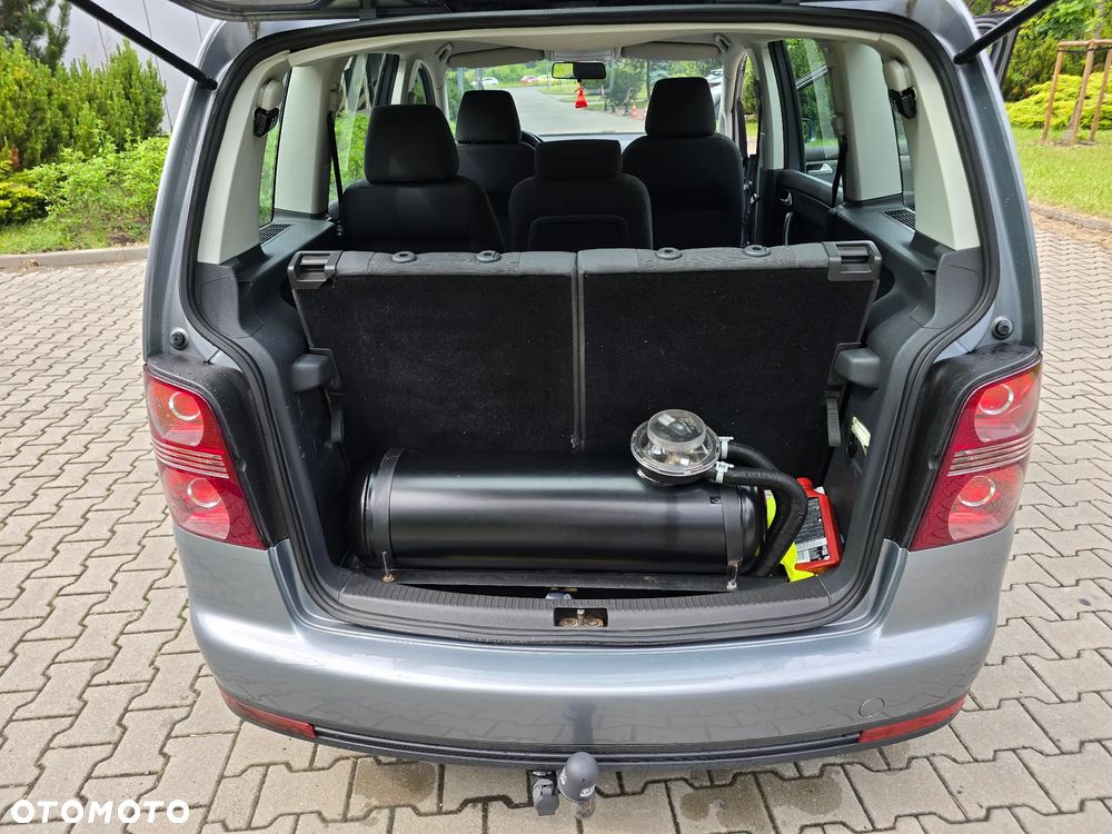 Volkswagen Touran 1.6 Basis - 21