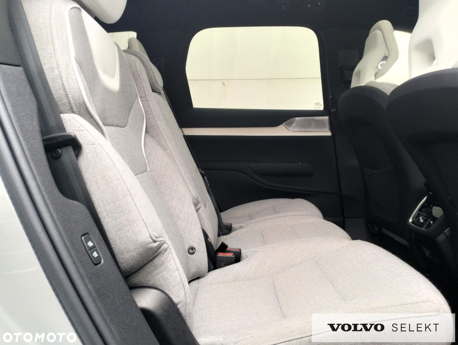 Volvo EX90 - 12