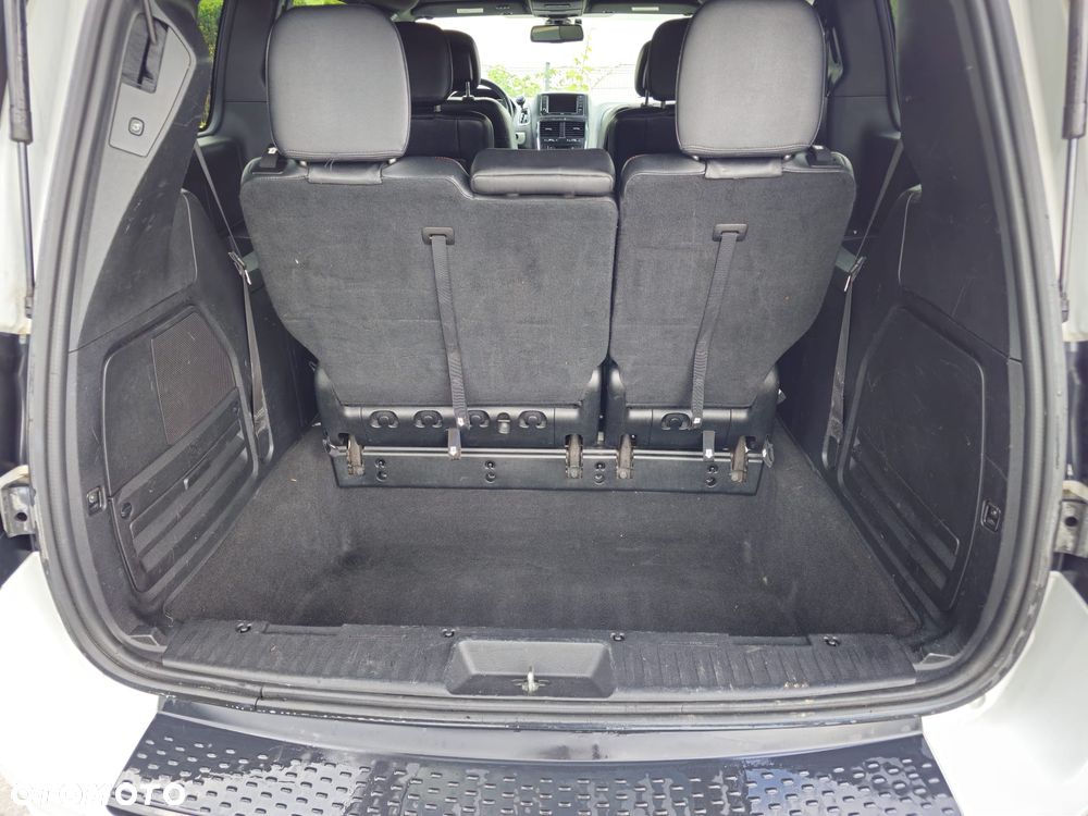 Dodge Grand Caravan 3.6 R/T - 26