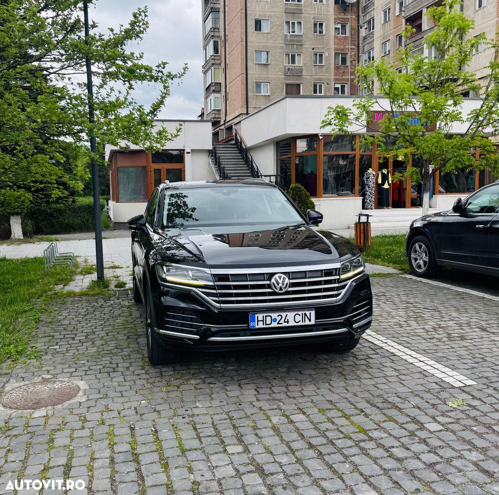 VOLKSWAGEN Touareg