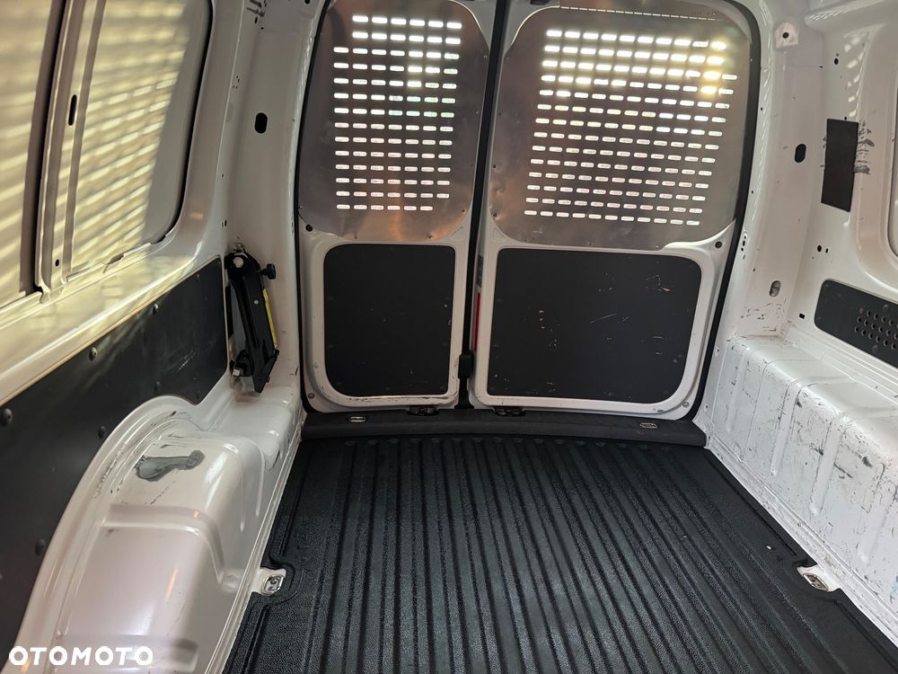 Volkswagen Caddy - 17