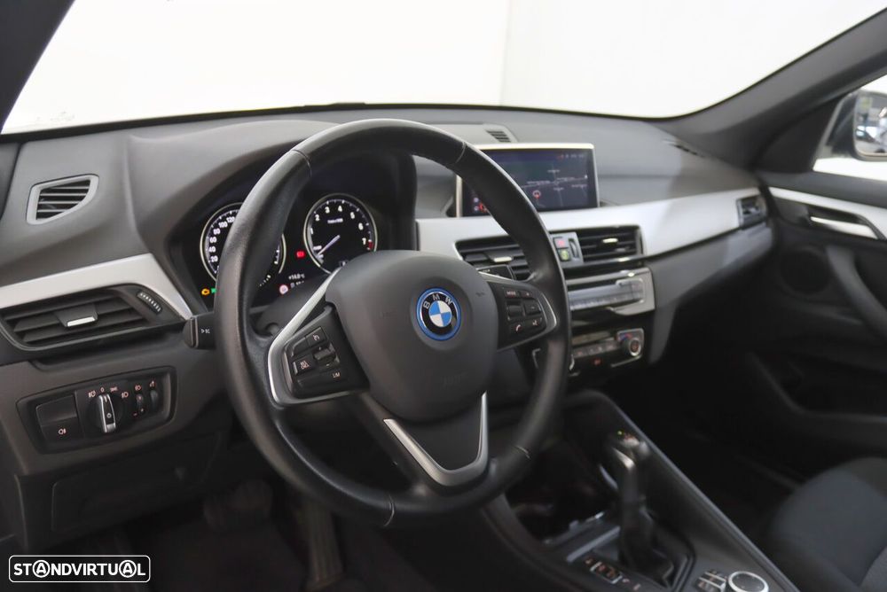 BMW X1 25 e xDrive Corporate Edition - 4