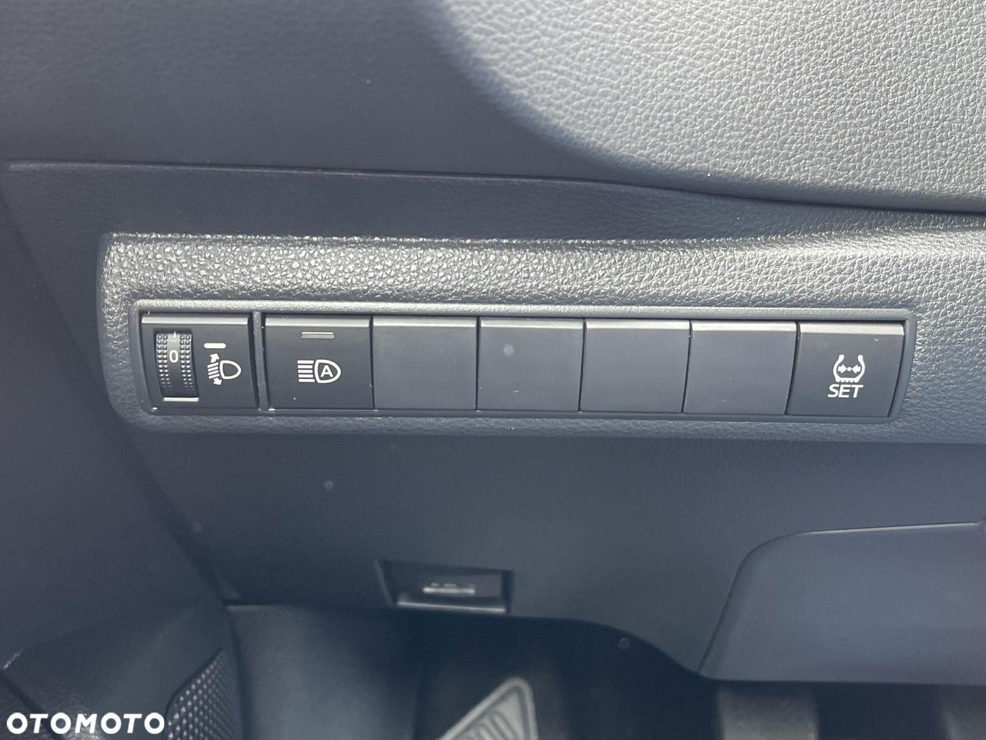Toyota Corolla - 17