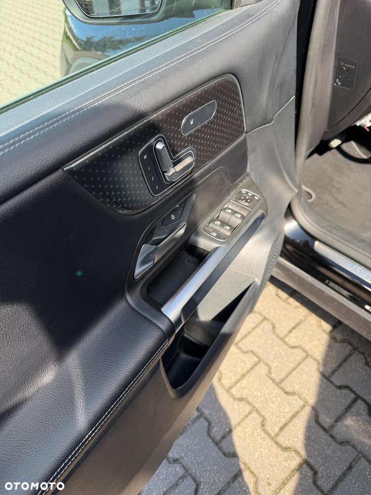 Mercedes-Benz GLB - 16