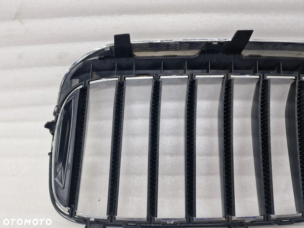 BMW G30 / G31 16- PRAWA NERKA / ATRAPA / GRILL PRZEDNI PRZÓD , NR 7383520 / 7390866 / 7390864 / 8070470 / 7473692 / 7473702 , NR AUKCJI GL215 - 9