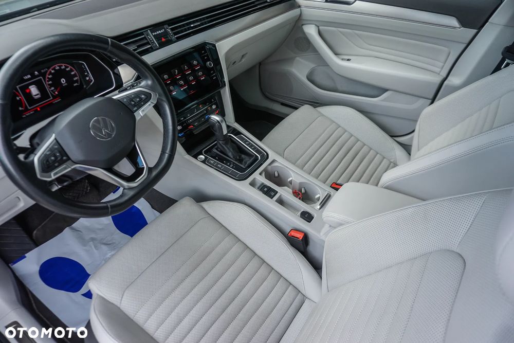 Volkswagen Passat 2.0 TDI Elegance DSG - 27