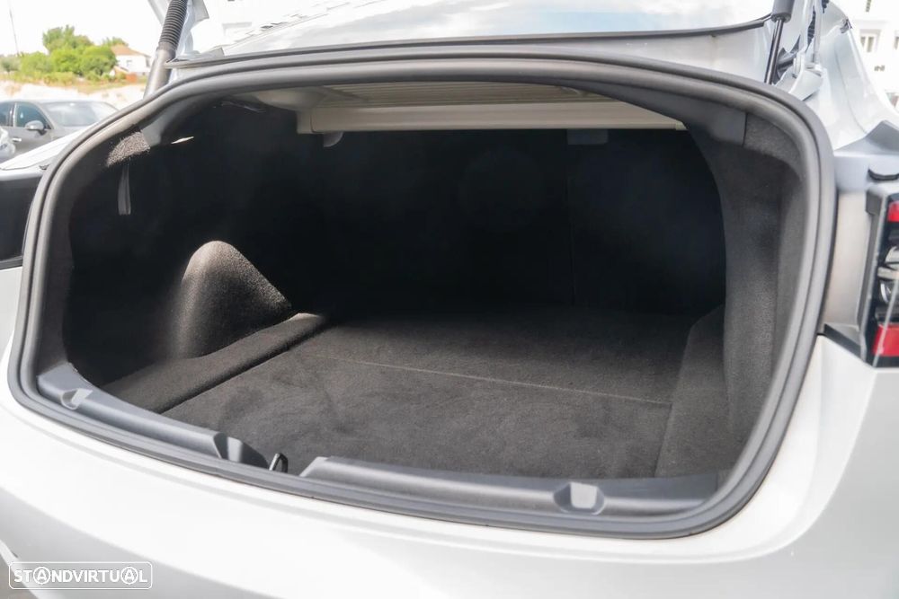 Tesla Model 3 Performance Dual Motor AWD - 29