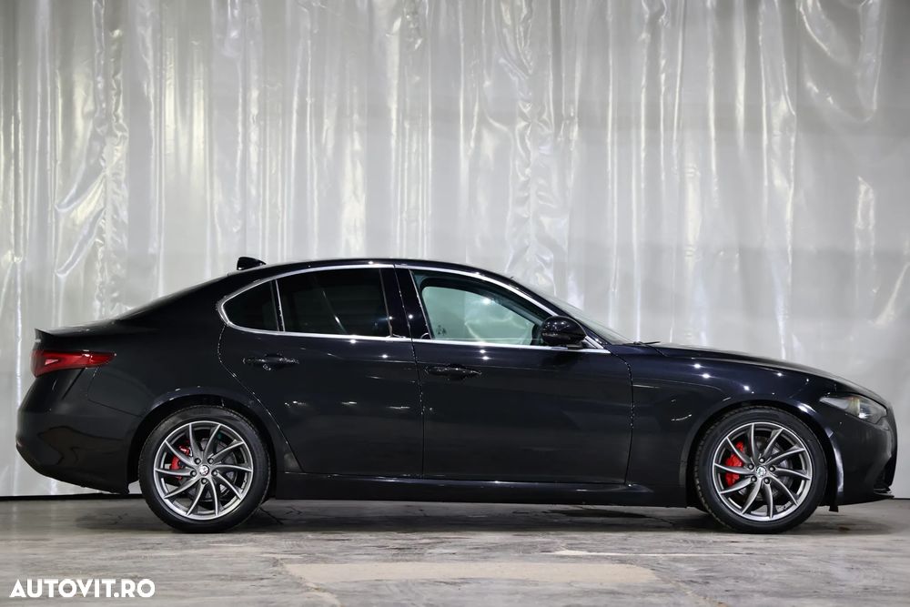 Alfa Romeo Giulia 2.2 - 38