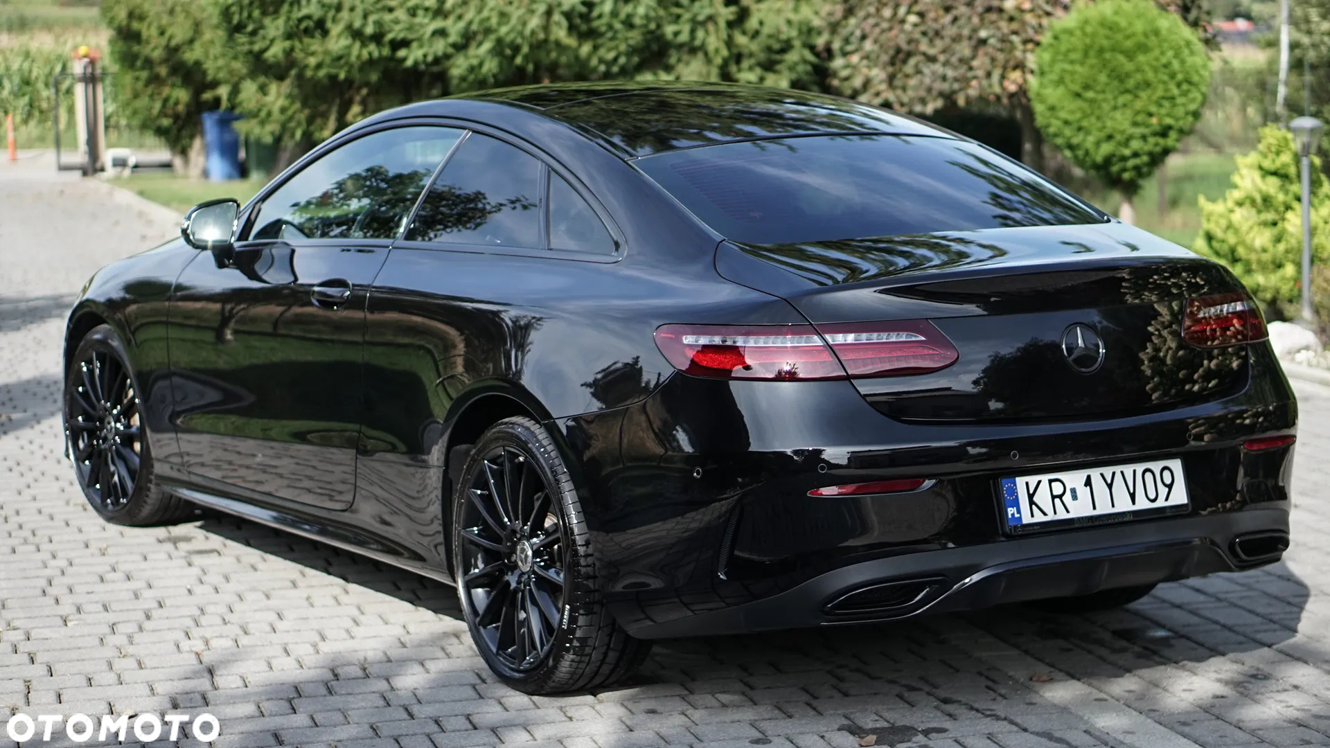 Mercedes-Benz Klasa E 220 d Coupe 4-Matic AMG - 2