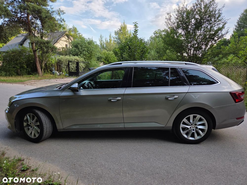 Skoda Superb 2.0 TDI Sportline - 5