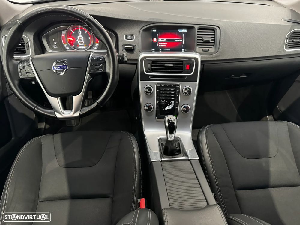Volvo V60 2.0 D3 Momentum - 21