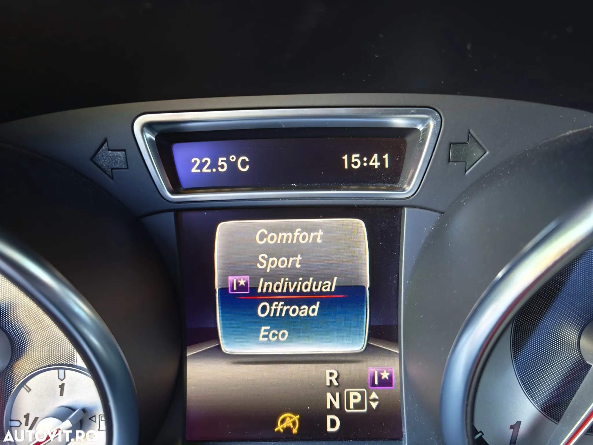 Mercedes-Benz GLA 220 d 4Matic 7G-DCT AMG Line - 28