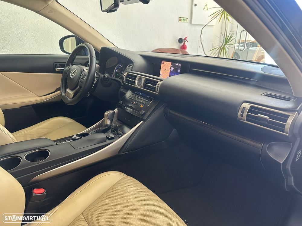 Lexus IS 300 - 28