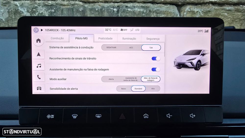 MG MG4 64 kWh Luxury - 24