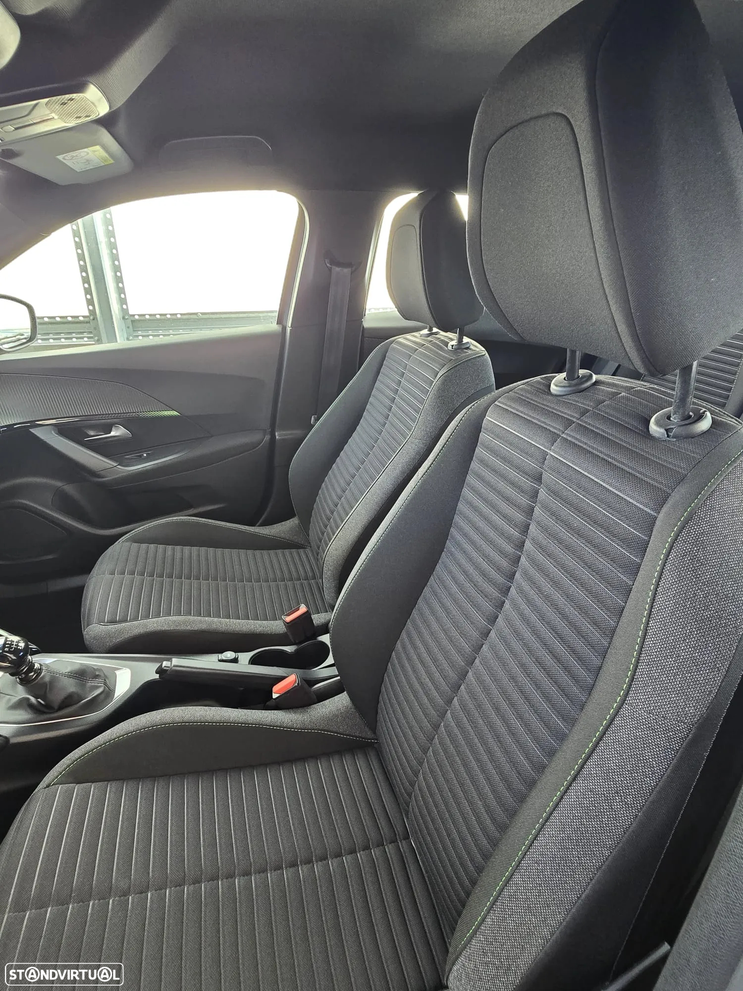 Peugeot 2008 1.2 PureTech Active - 14