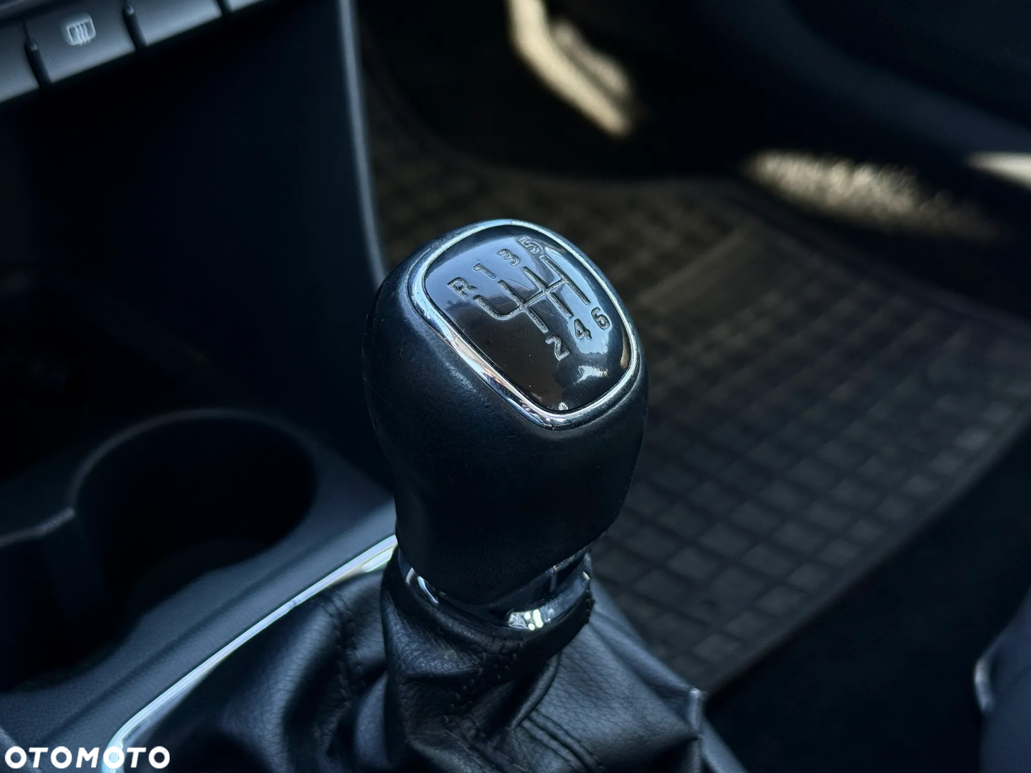 Skoda RAPID 1.2 TSI Edition - 14