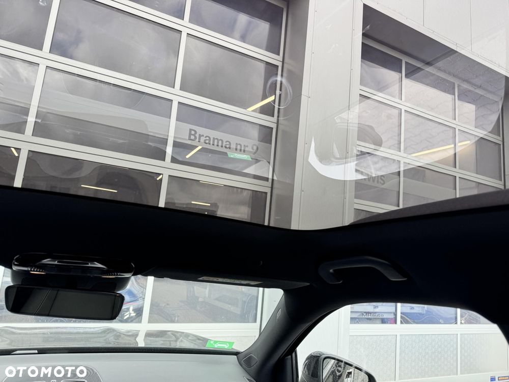 Mercedes-Benz GLB - 16