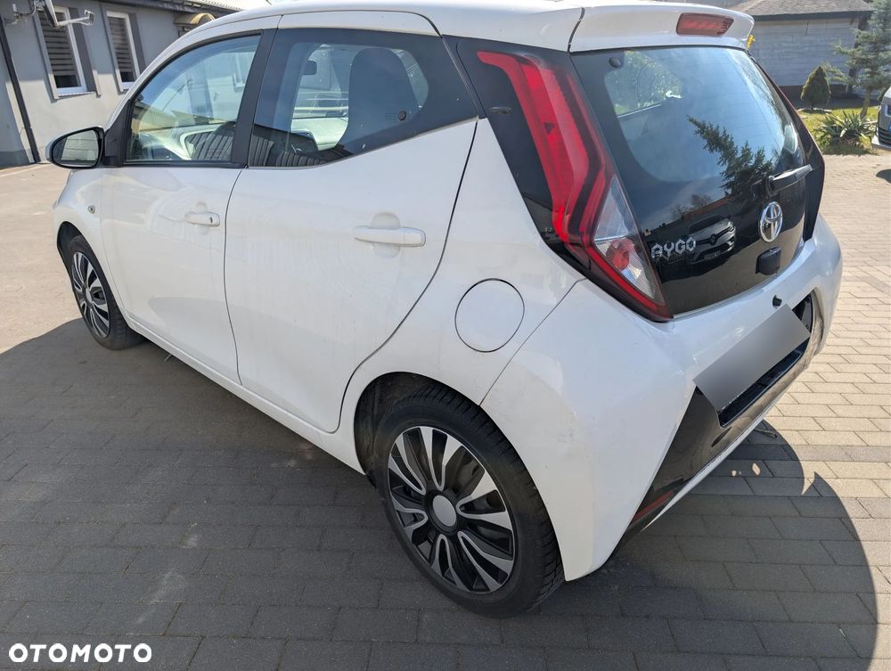 Toyota Aygo 1.0 VVT-i Color Edition - 10