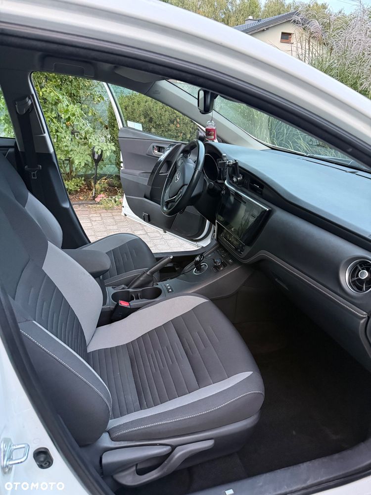 Toyota Auris Hybrid 135 Premium - 7
