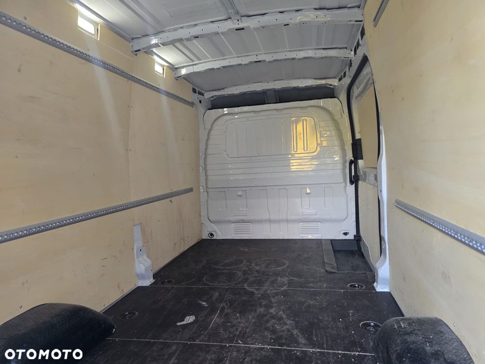 Maxus Deliver 9 - 15