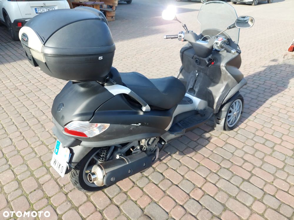 Piaggio MP-3 - 5