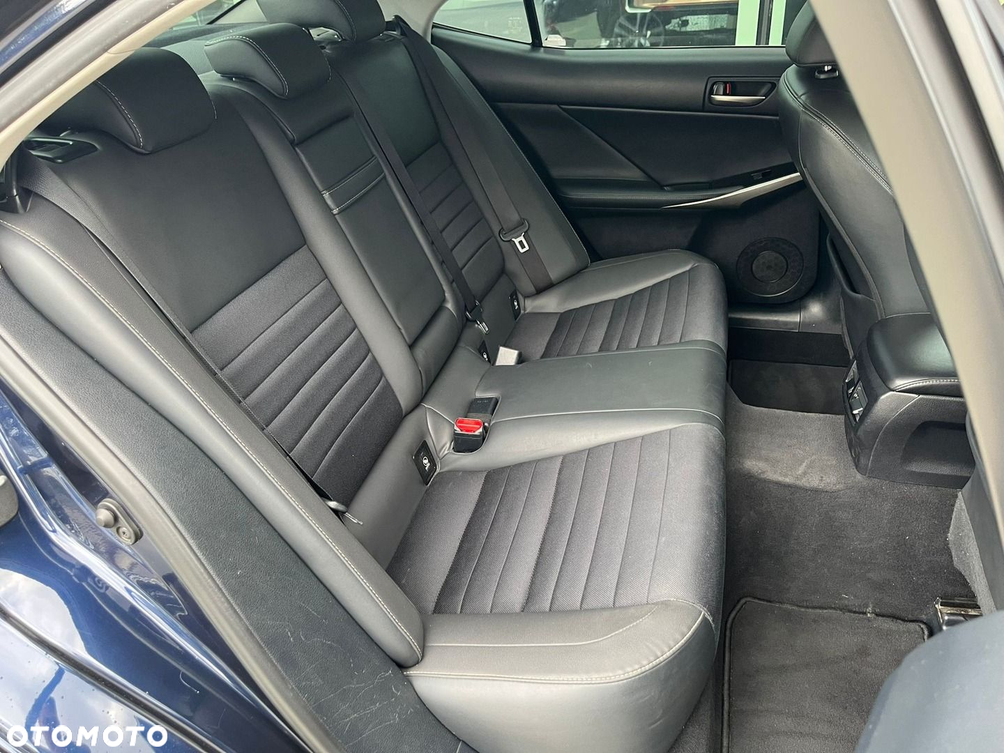 Lexus IS 200t Elegance - 23