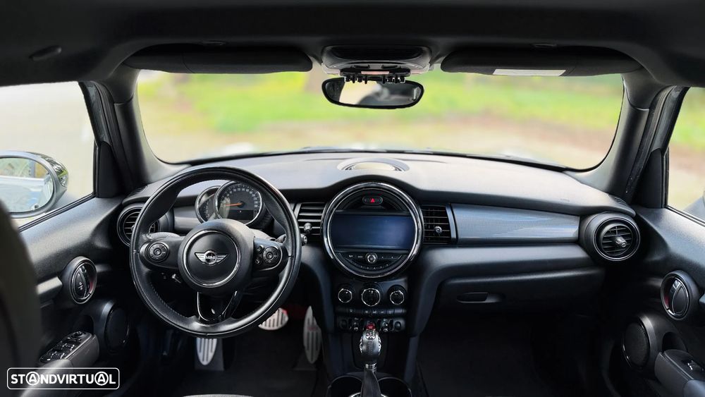 MINI 5 Portas Cooper D Auto - 21