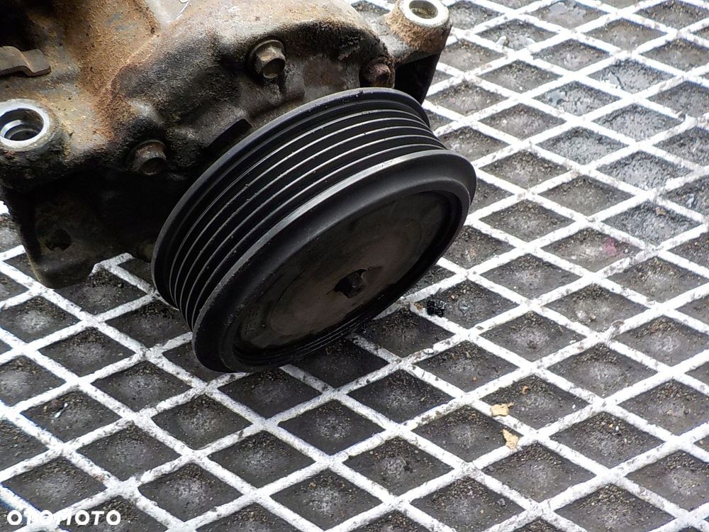 AUDI A4 B7 3.0 TDI SPRĘŻARKA POMPA KLIMATYZACJI 8E0260805BE - 2