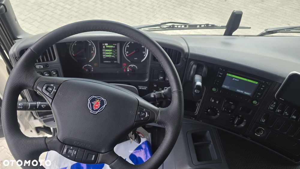 Scania P250 Euro 6 kurierka zabudowa kontener kurierka full air super stan! świeży import! - 10