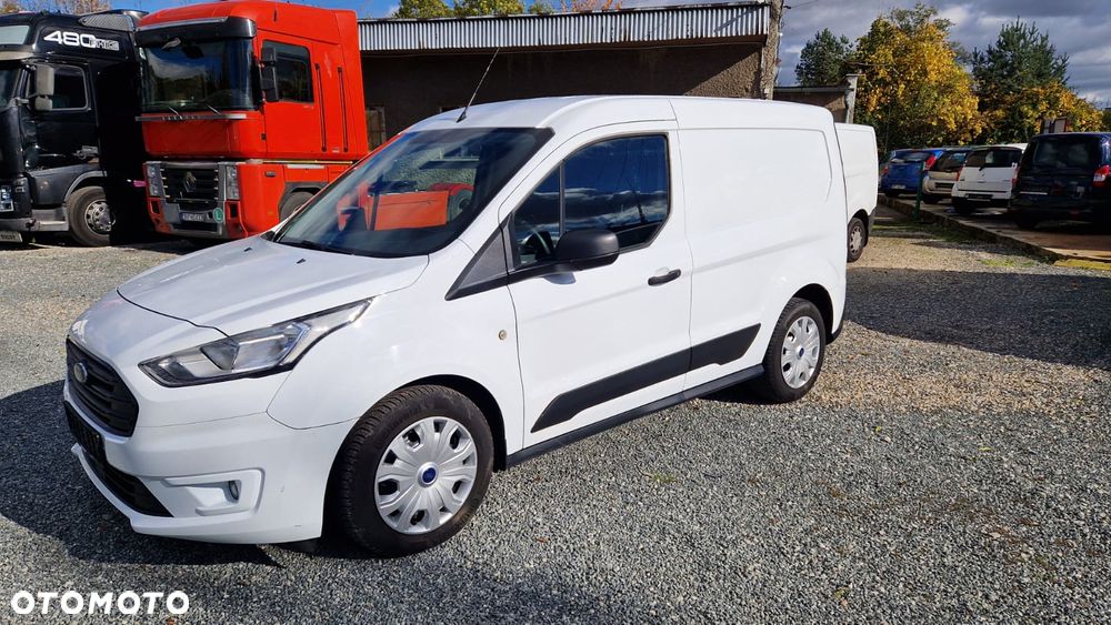 Ford Transit Courier - 29