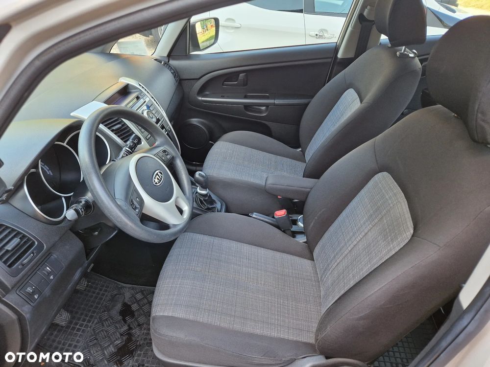 Kia Venga 1.4 M - 12