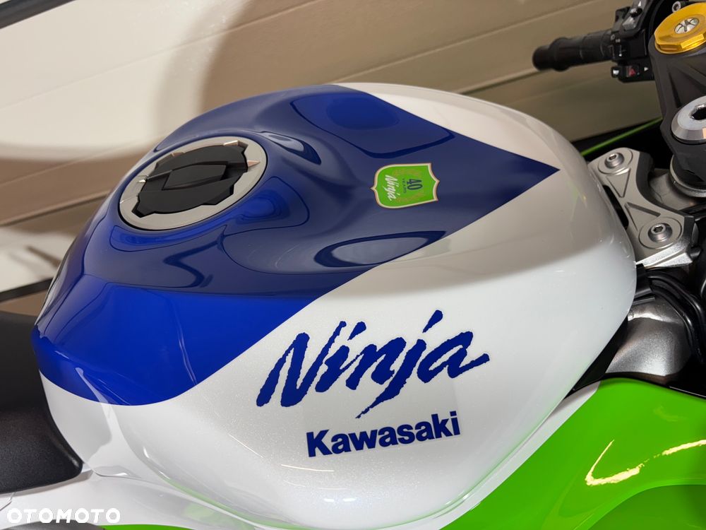 Kawasaki ZX - 19