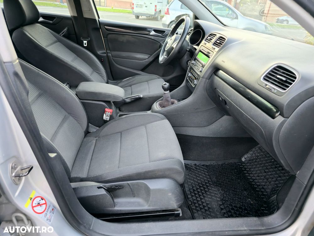 Volkswagen Golf - 8