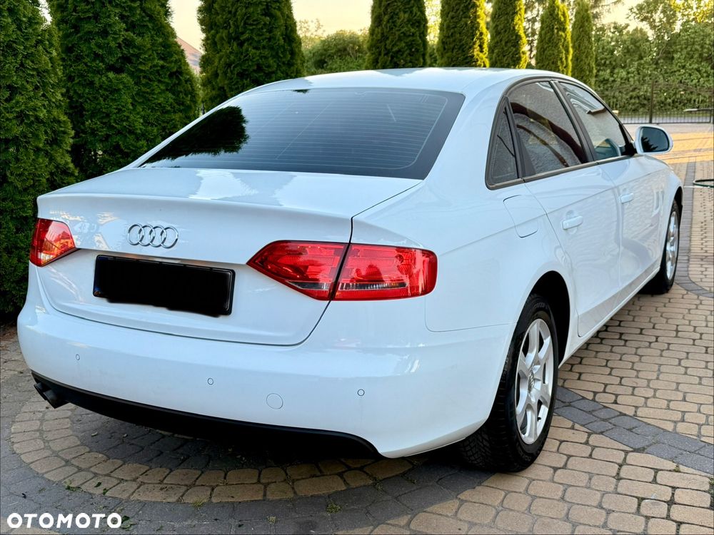 Audi A4 Limousine - 14