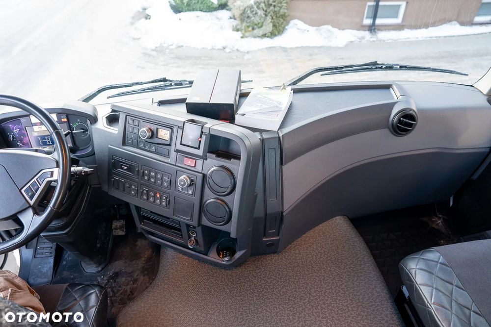 Renault C440 6x2 - 21