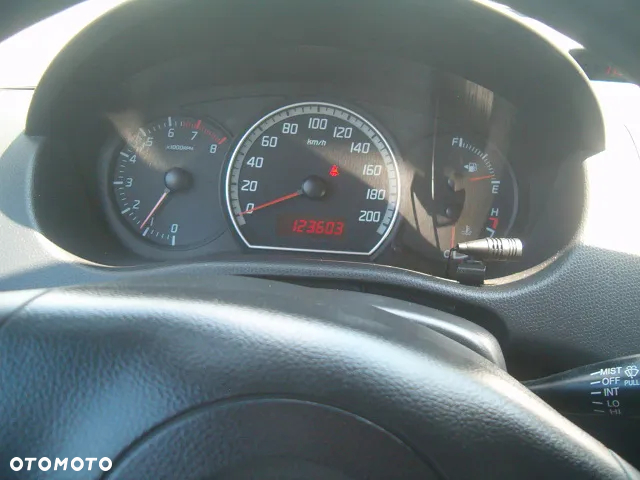Suzuki Swift - 10