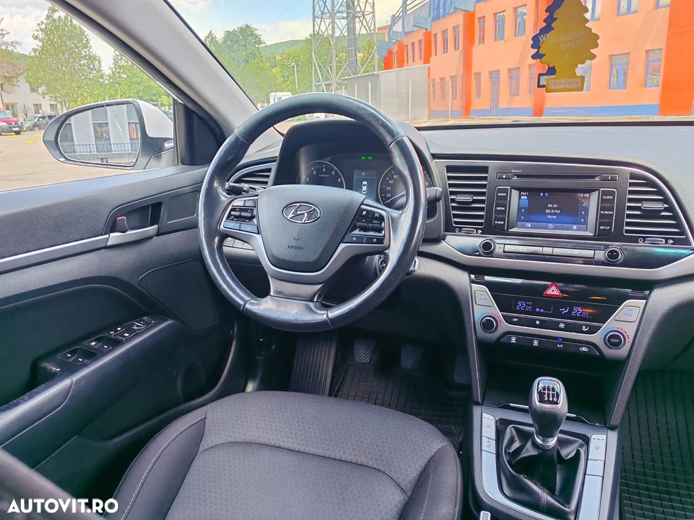 Hyundai Elantra 1.6 MPi Highway - 6