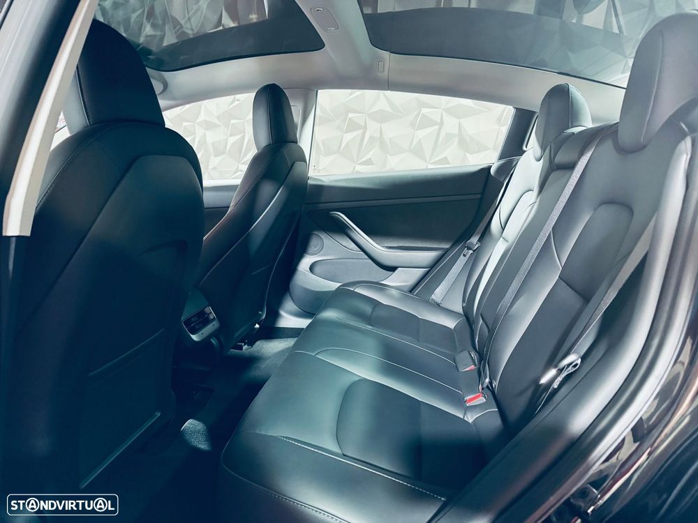 Tesla Model 3 - 23
