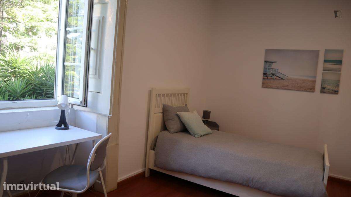 Quarto - localizado em Telheiras Lisbon - Grande imagem: 3/15