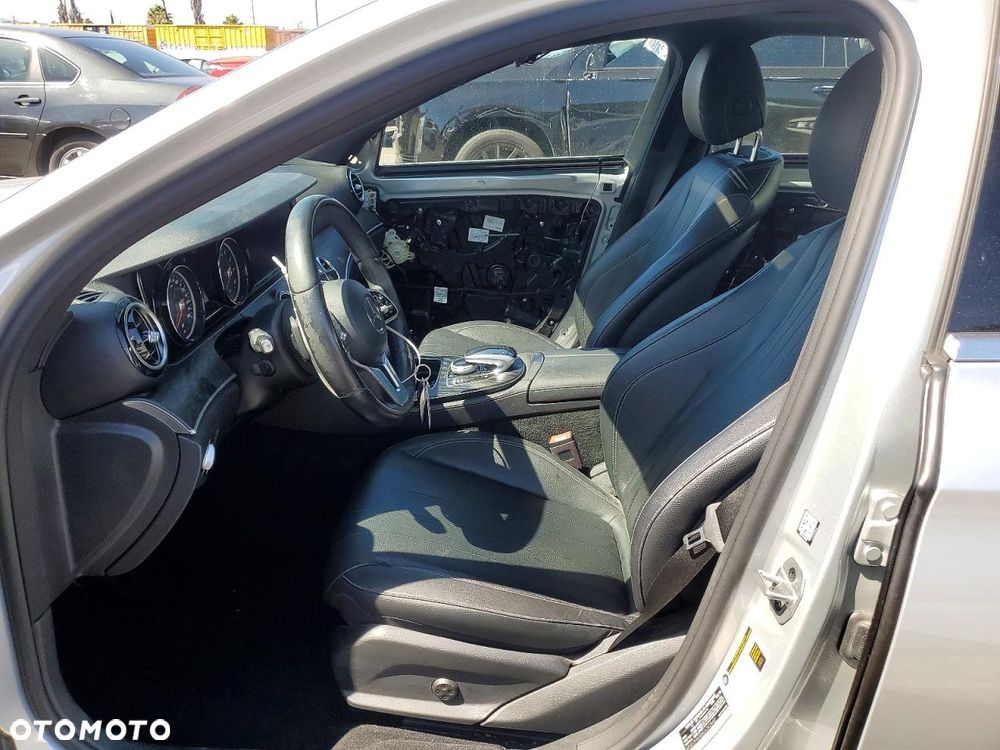 Mercedes-Benz Klasa E 300 9G-TRONIC AMG Line - 7